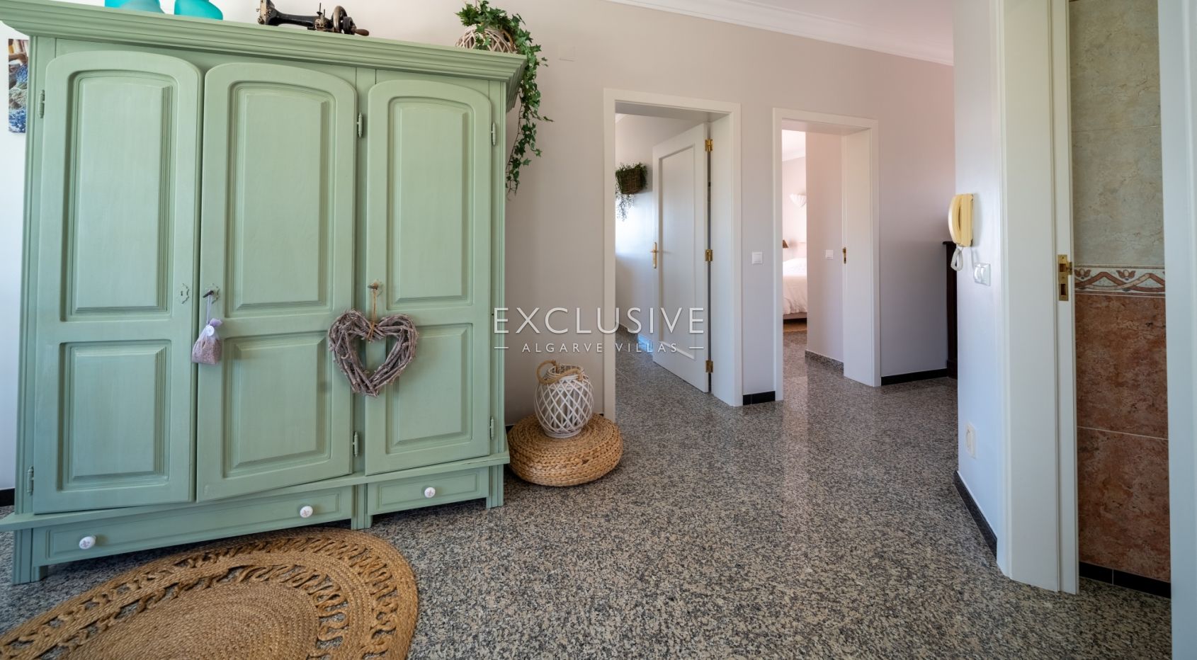 Charming Villa with seaview close to the beach, Alvor, Algarve