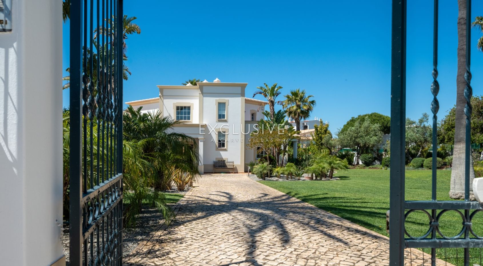 Charming Villa with seaview close to the beach, Alvor, Algarve