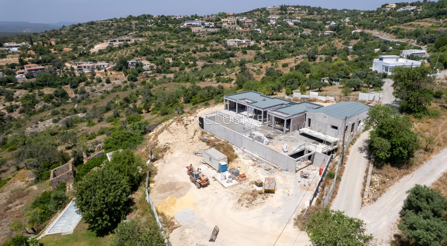 Neubau Villa mit 3 Schlafzimmern, Pool und Küstenblick in der Nähe von Loule, Algarve