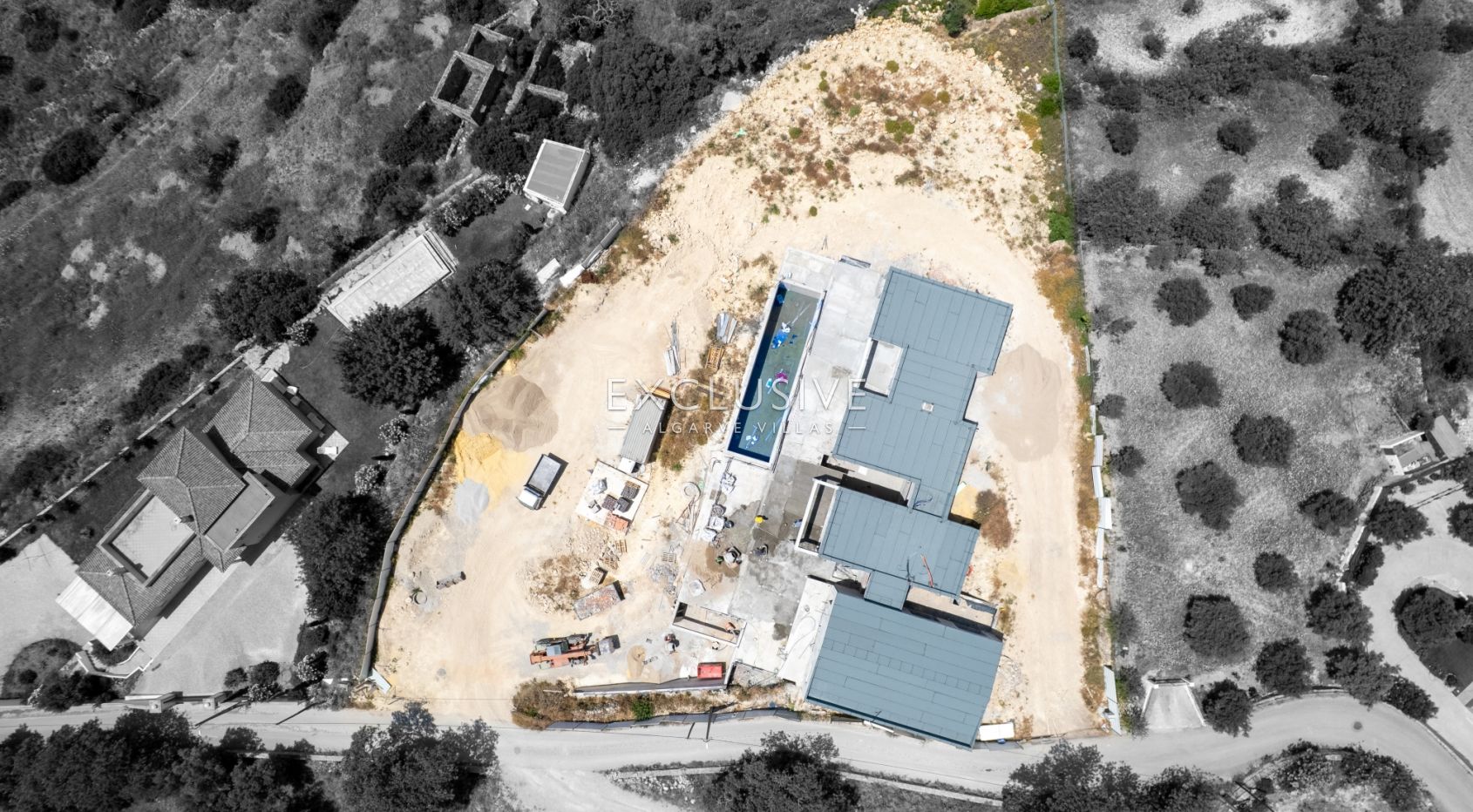 Neubau Villa mit 3 Schlafzimmern, Pool und Küstenblick in der Nähe von Loule, Algarve