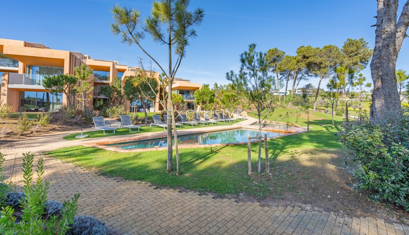 Stylish 2 Bedroom Apartment with Sea Views at Palmares Golf Resort – Resale Opportunity