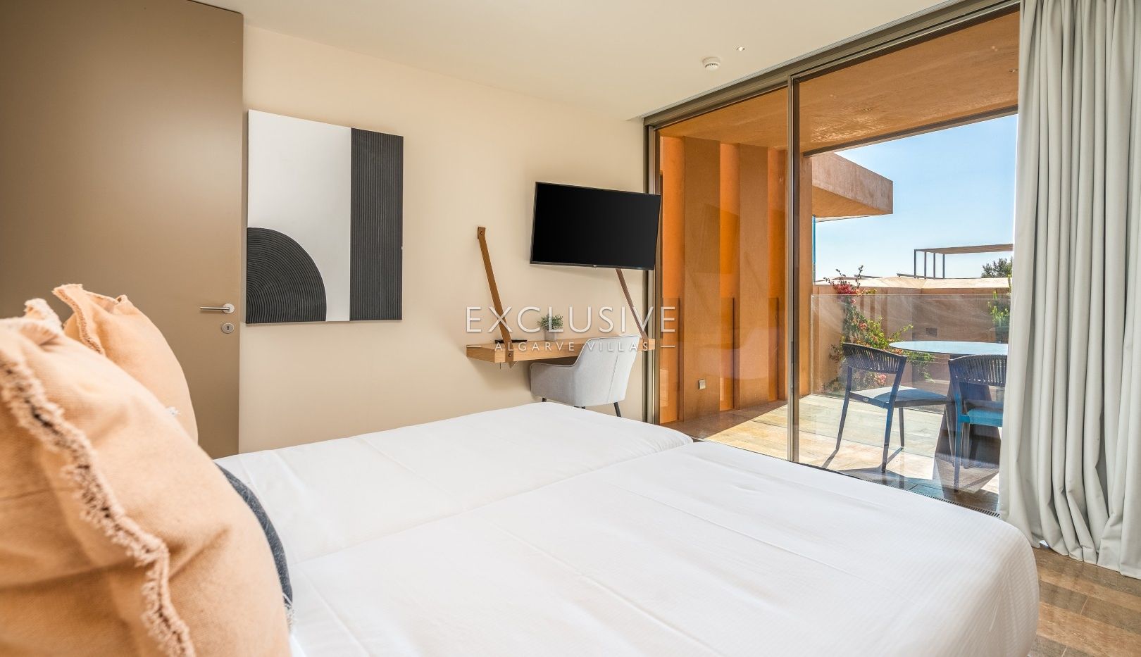 Stylish 2 Bedroom Apartment with Sea Views at Palmares Golf Resort – Resale Opportunity