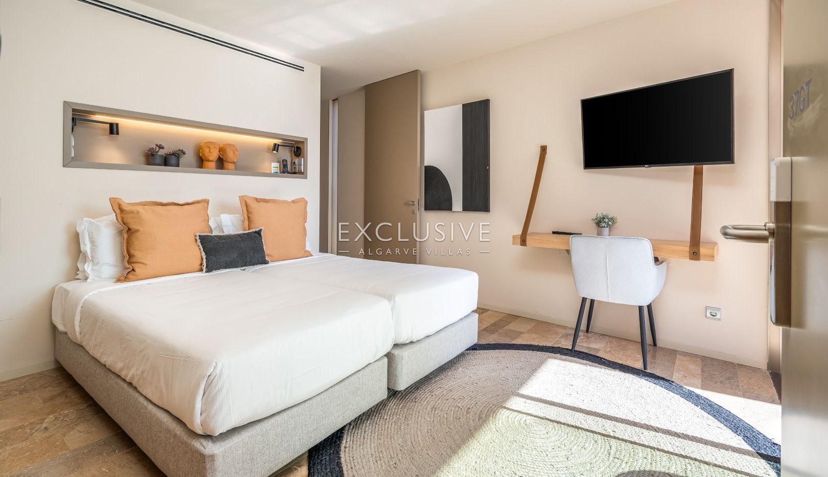 Stylish 2 Bedroom Apartment with Sea Views at Palmares Golf Resort – Resale Opportunity