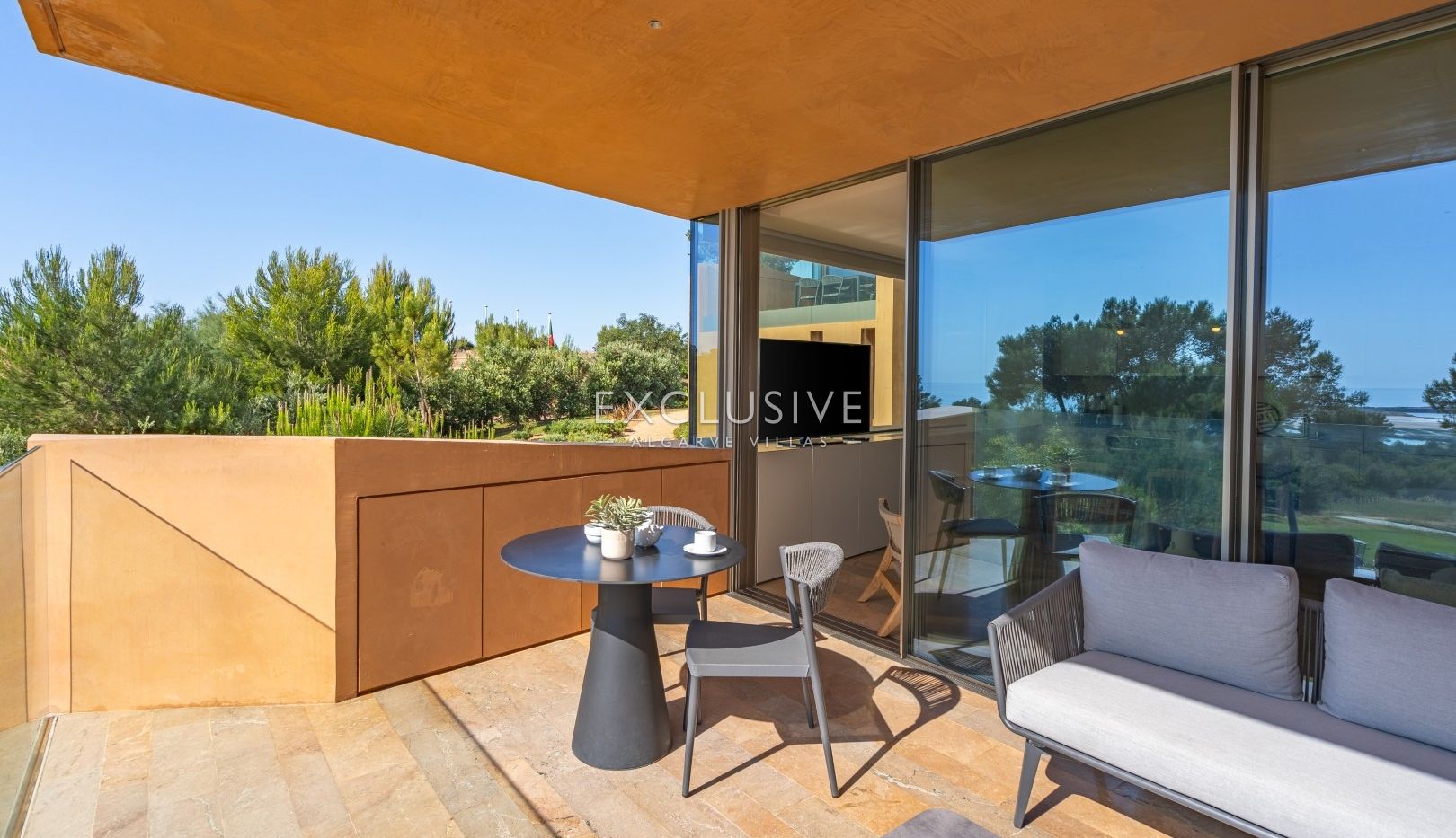 Stylish 2 Bedroom Apartment with Sea Views at Palmares Golf Resort – Resale Opportunity