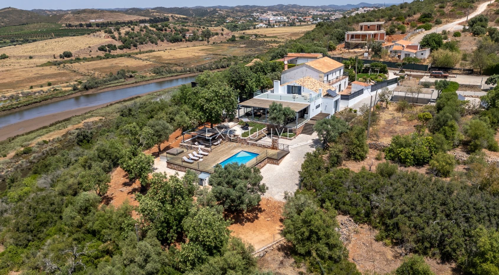 Moderne Immobilie mit spektakulärem Flussblick in Silves, Algarve