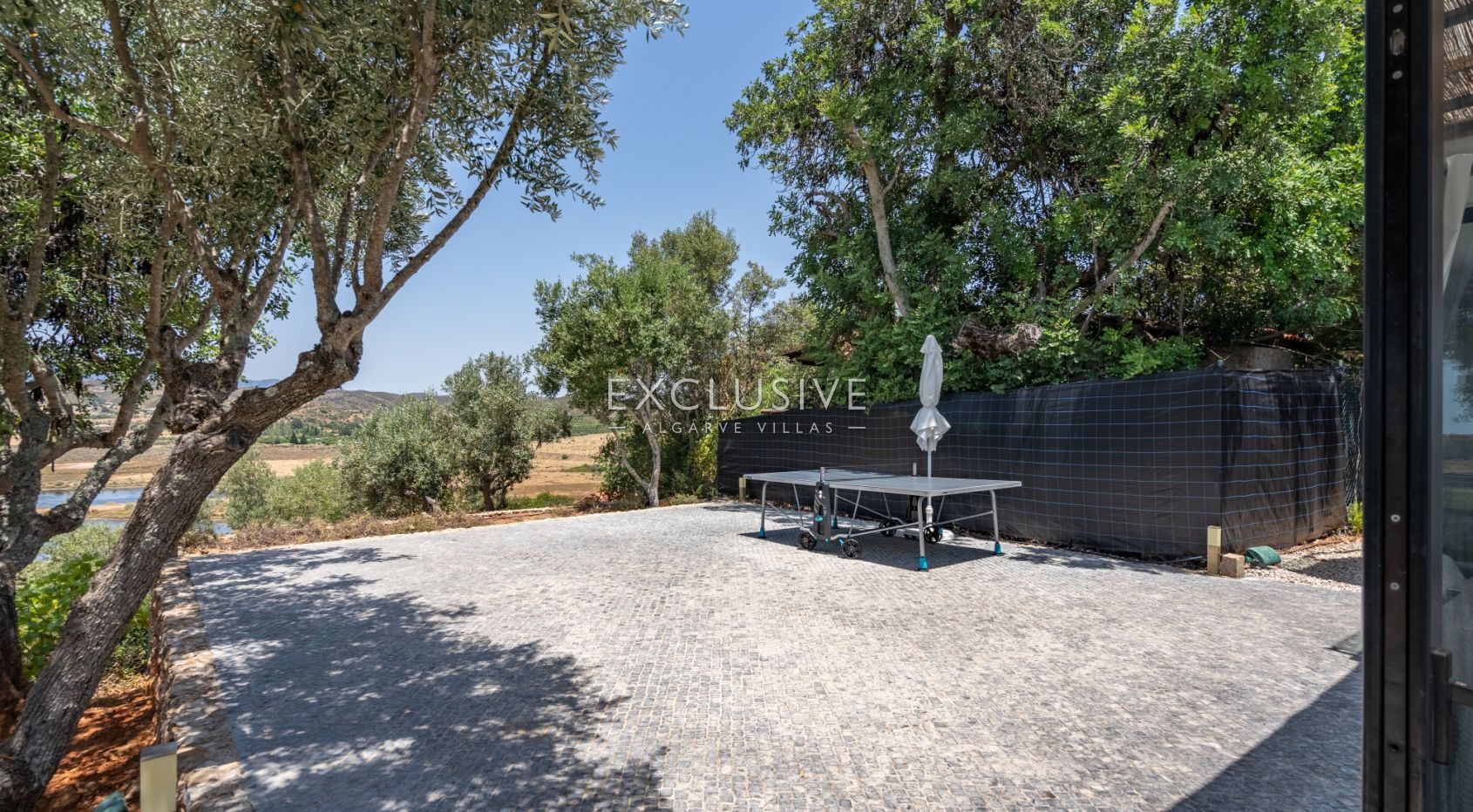 Moderne Immobilie mit spektakulärem Flussblick in Silves, Algarve