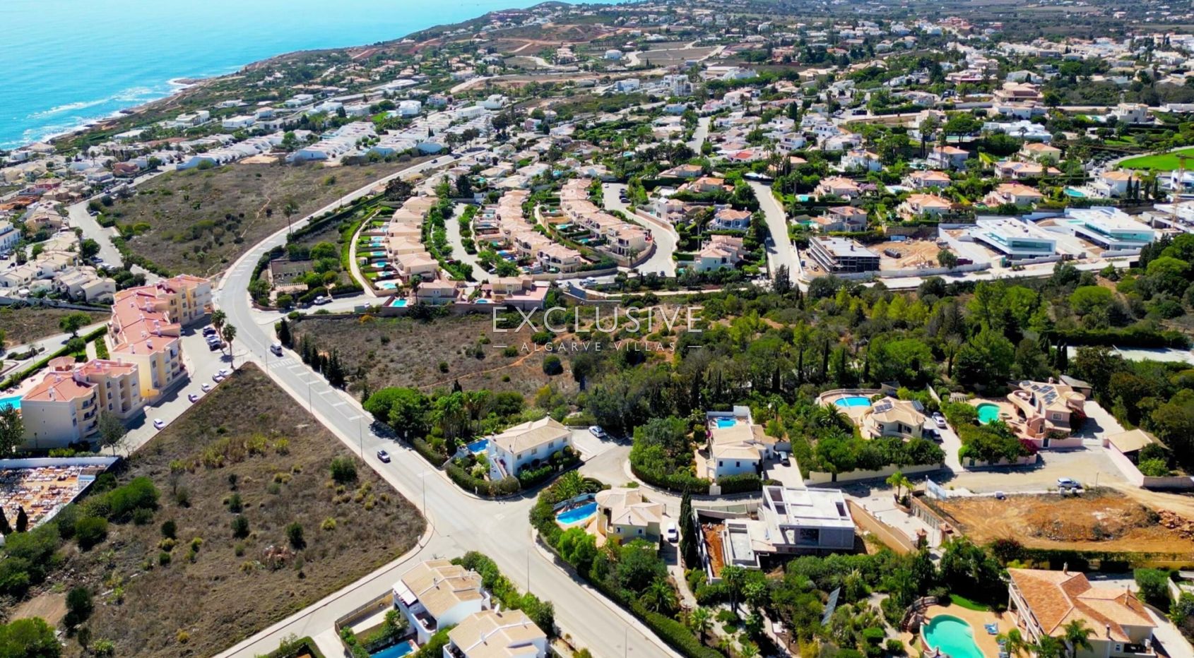 Exclusive Villa with Sea Views in a closed condominium at Monte Lemos, Praia da Luz