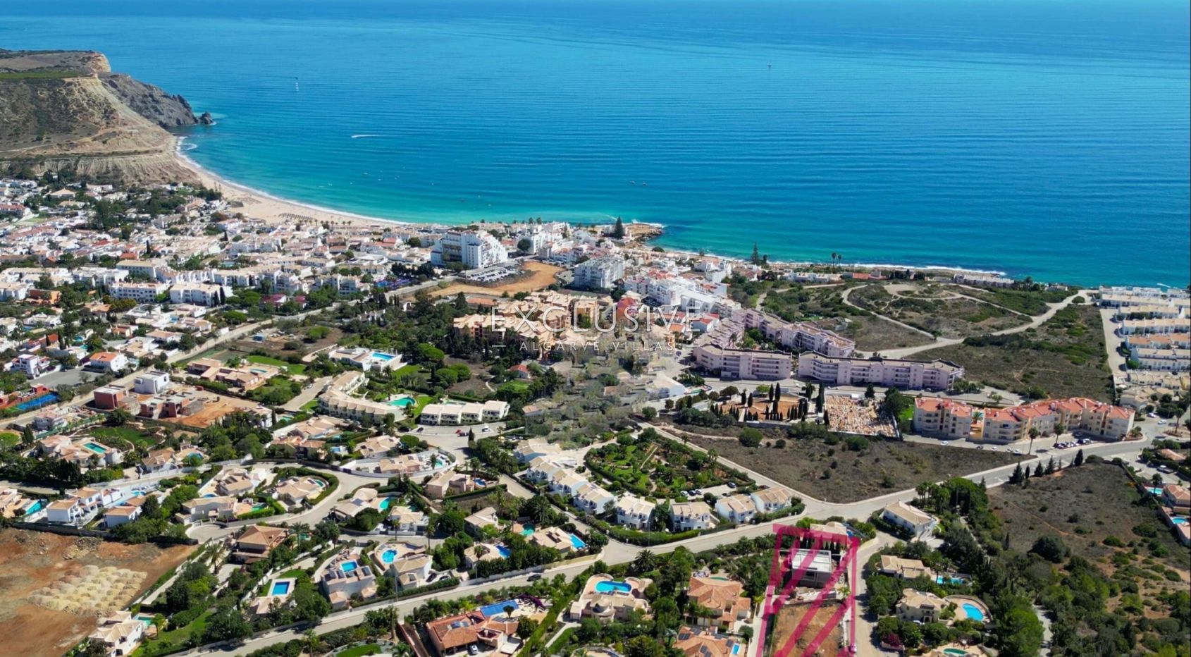 Exclusive Villa with Sea Views in a closed condominium at Monte Lemos, Praia da Luz