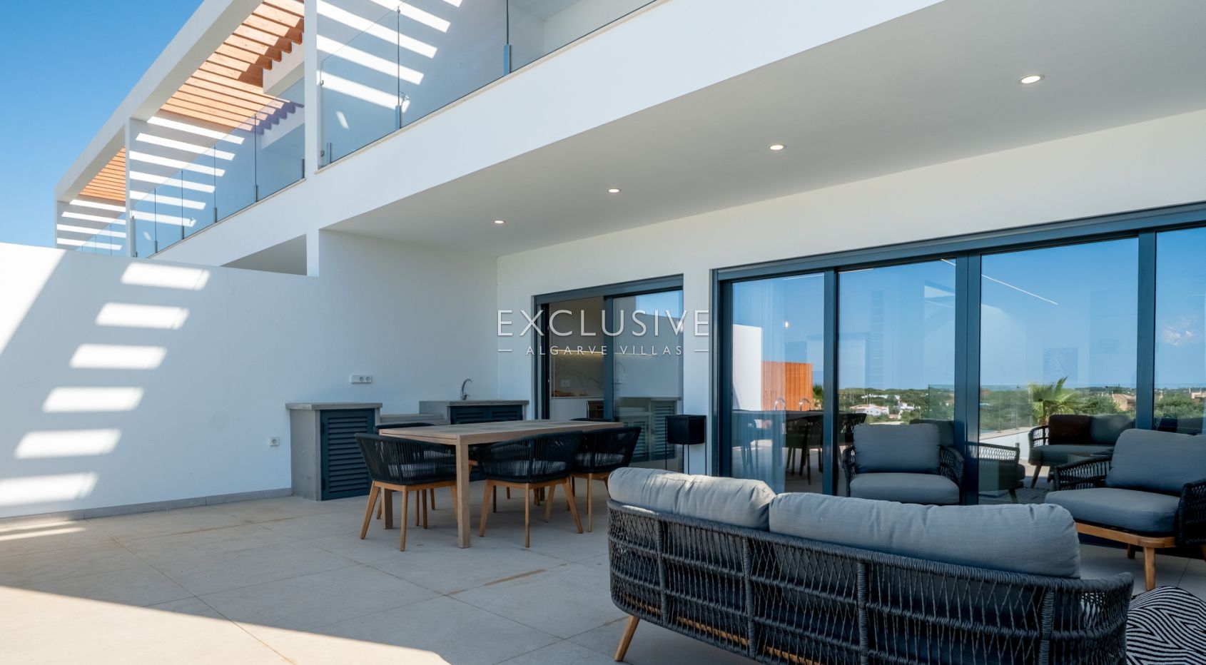 Contemporary Villa with panoramic views and Pool in Central Almancil, Algarve