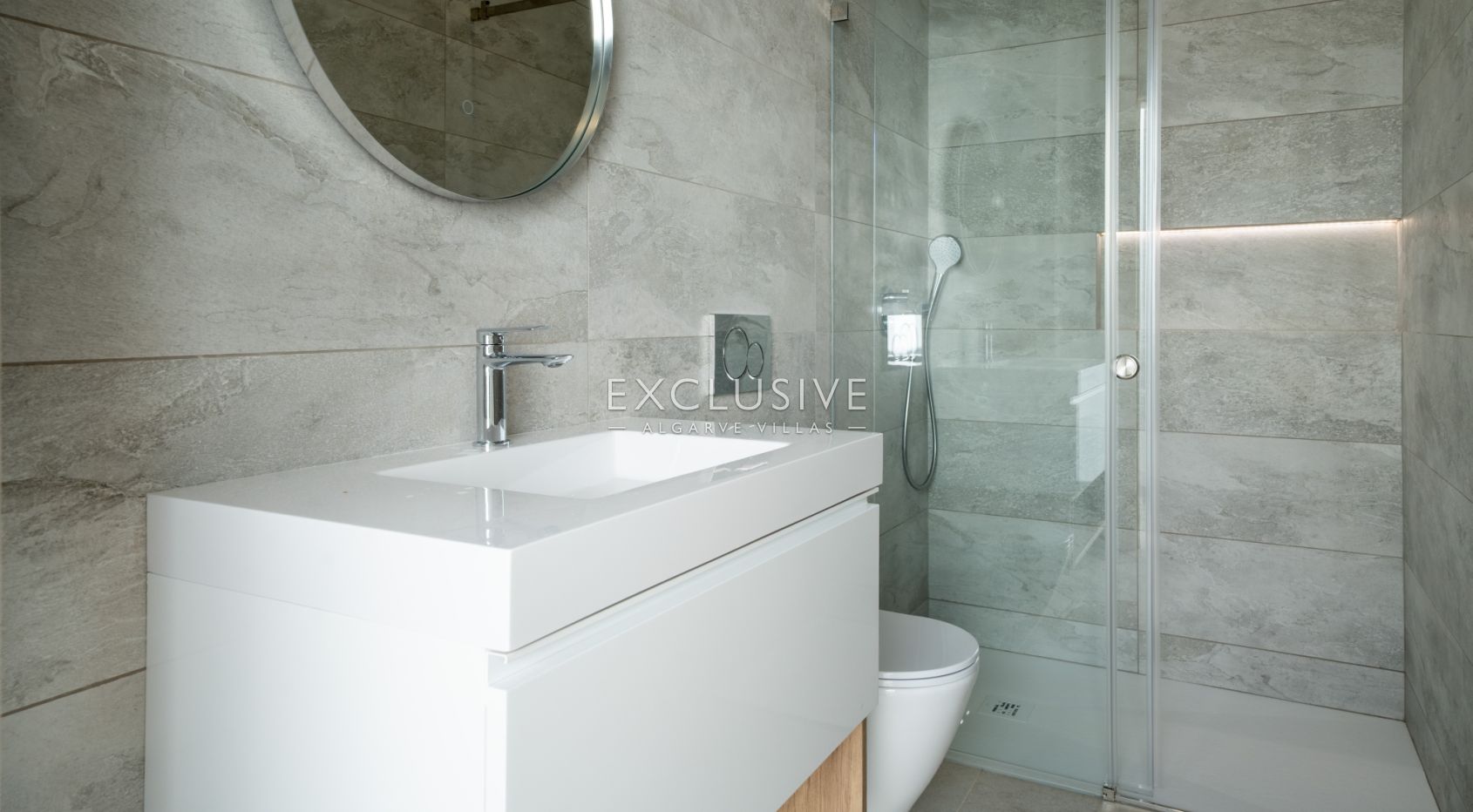 Contemporary Villa with panoramic views and Pool in Central Almancil, Algarve