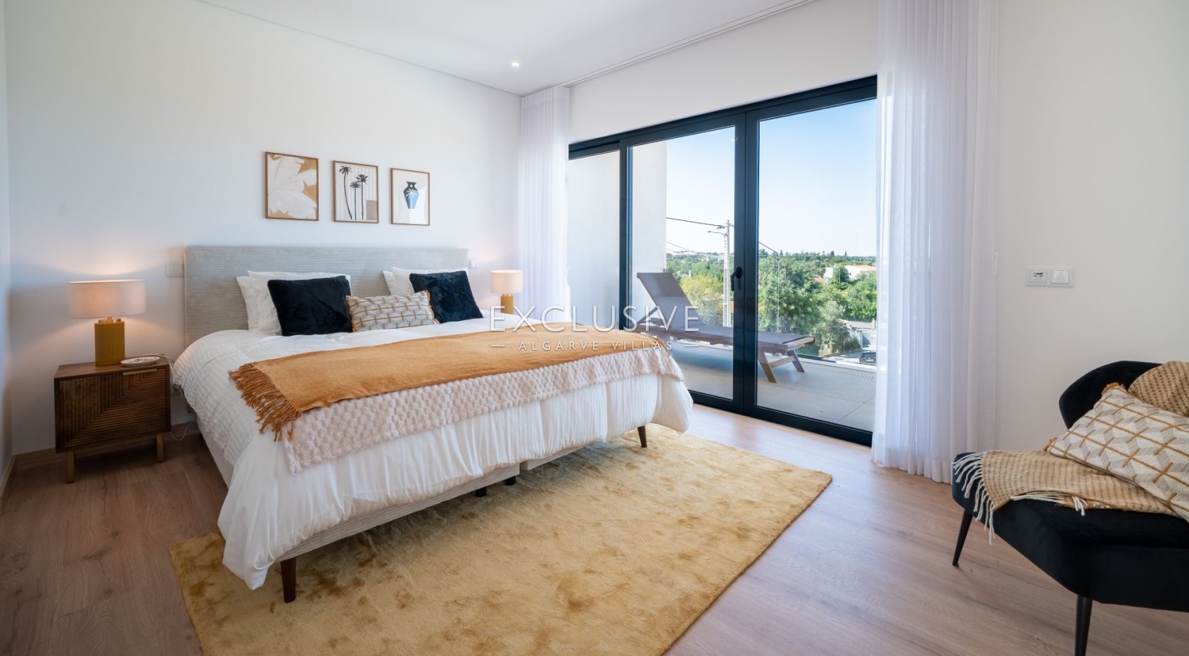 Contemporary Villa with panoramic views and Pool in Central Almancil, Algarve