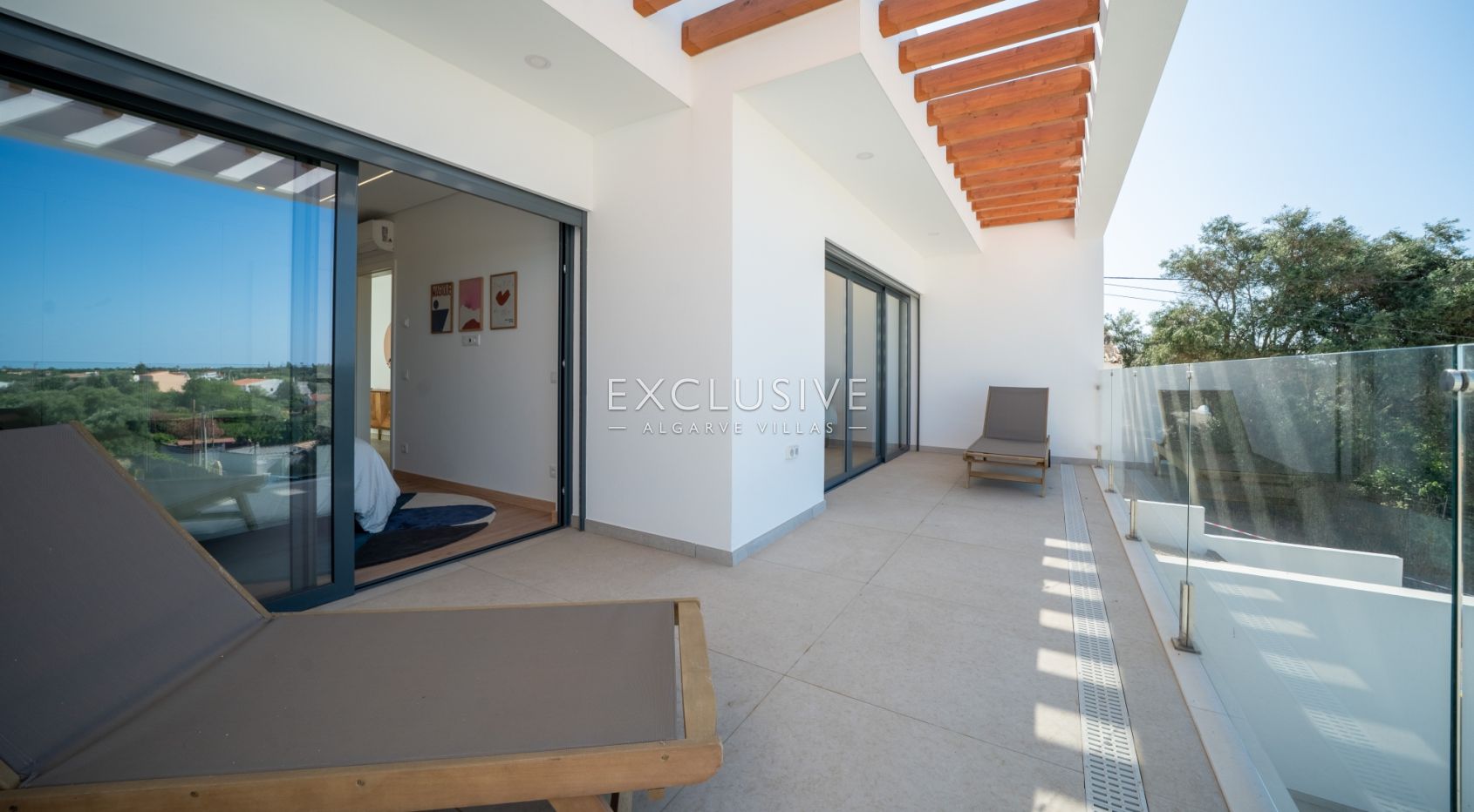 Contemporary Villa with panoramic views and Pool in Central Almancil, Algarve