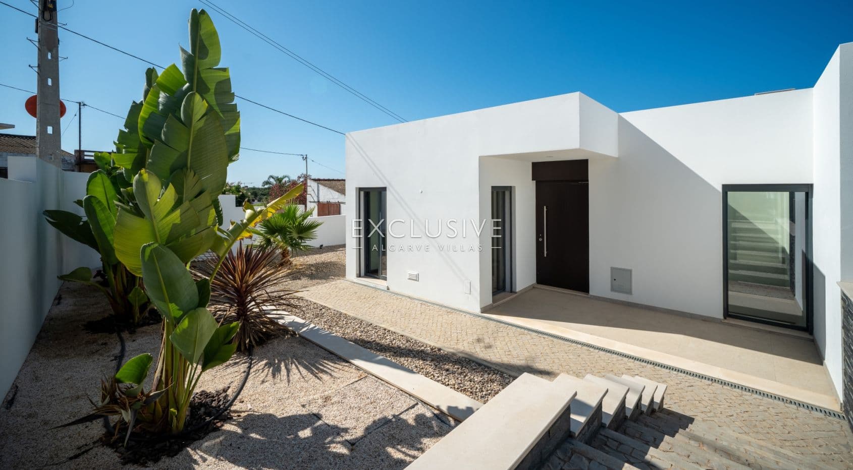 Contemporary Villa with panoramic views and Pool in Central Almancil, Algarve