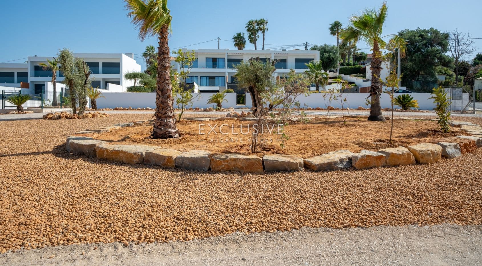 Sie eine brandneue Villa mit Pool und privatem Garten in Almancil, Zentralalgarve-1