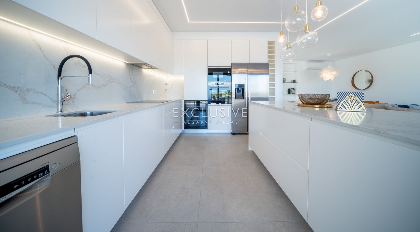Design minimaliste, confort maximal, villas neuves dans un emplacement privilégié à Almancil, à vend