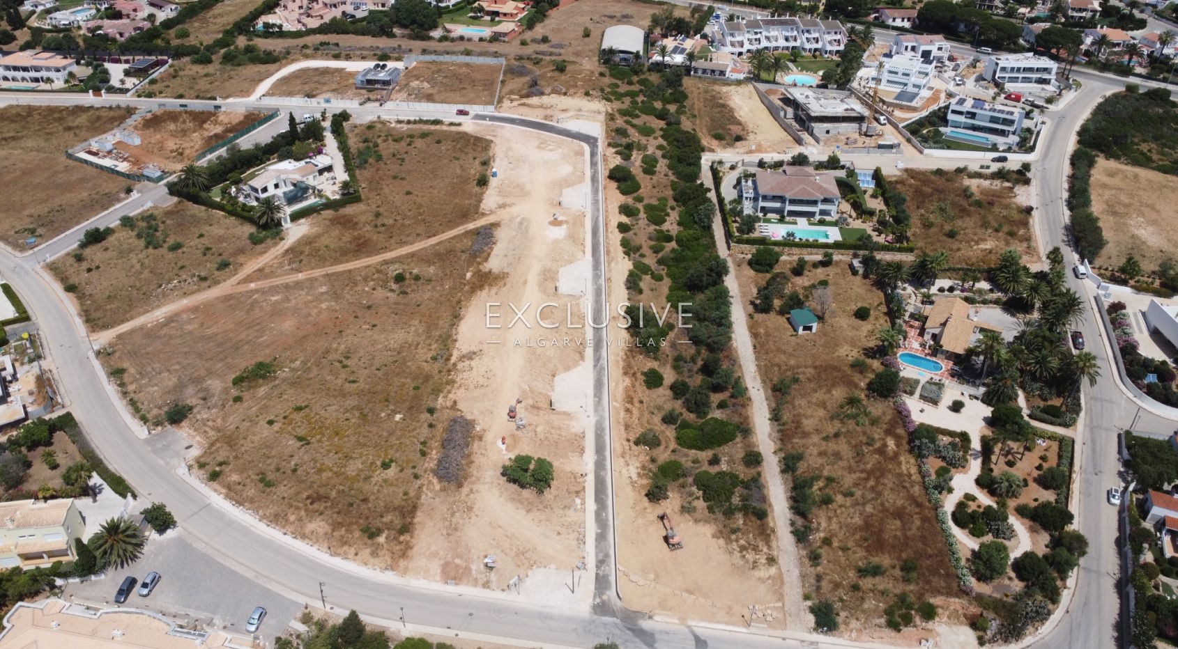 Terrain constructible avec vue sur la mer à proximité des commodités à Praia Luz, Algarve