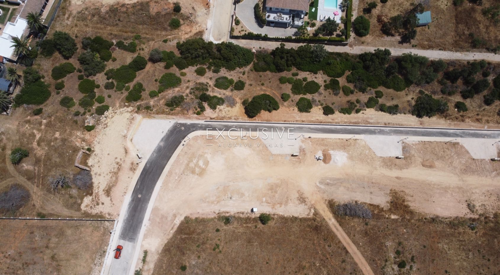 Terrain constructible avec vue sur la mer à proximité des commodités à Praia Luz, Algarve