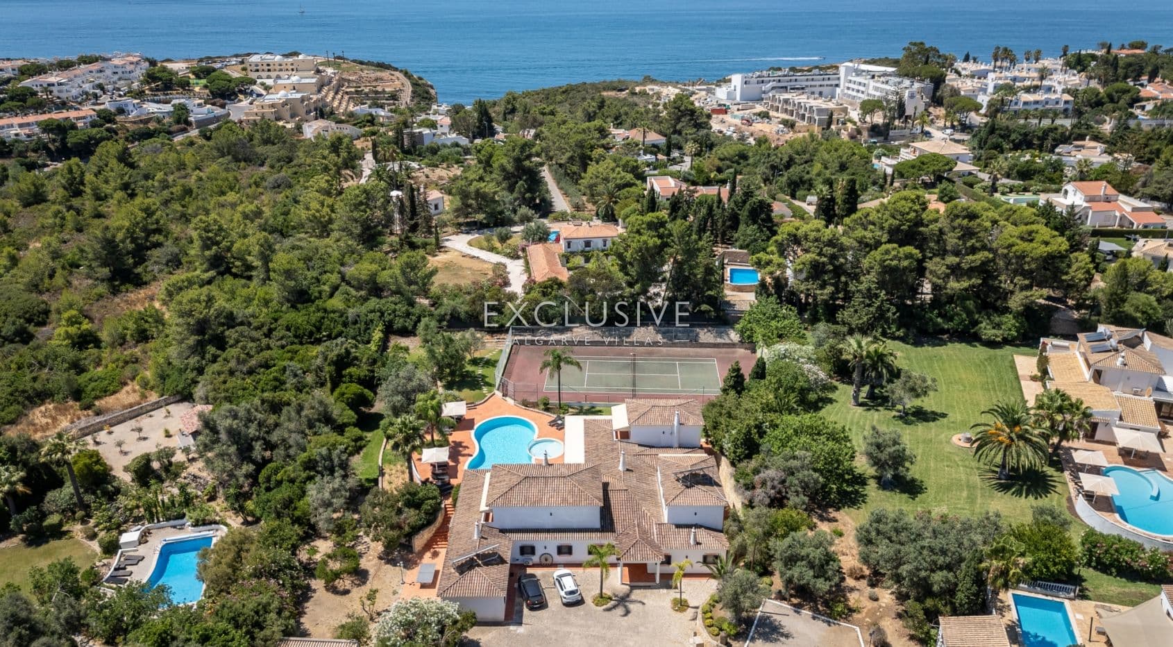 Fantastische 7 Schlafzimmer Villa mit Pool und Tennisplatz Carvoeiro, Algarve-1