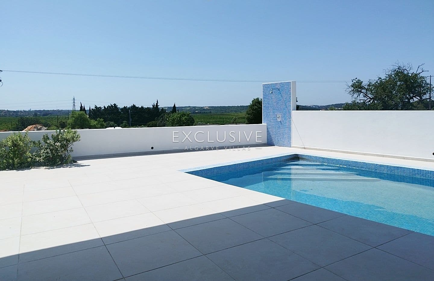 brandneue moderne 3-Schlafzimmer-Villa mit Pool & Garage, Zentralalgarve-2