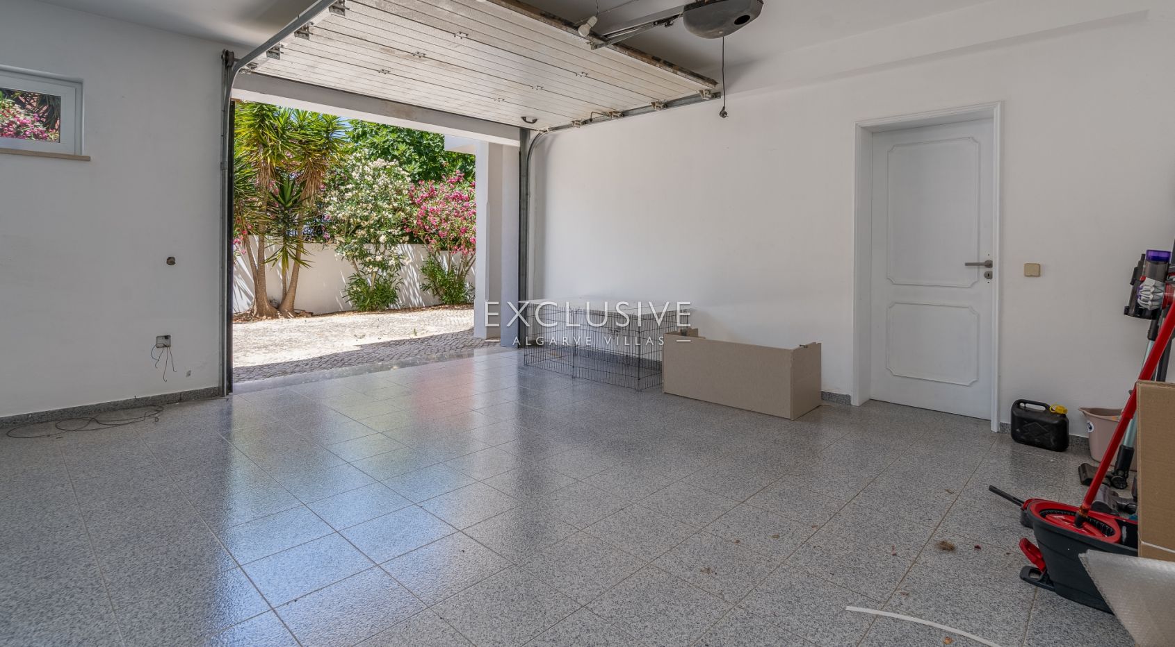 Fully Renovated Modern Villa with Sea Views in Cerro das Mós, Lagos