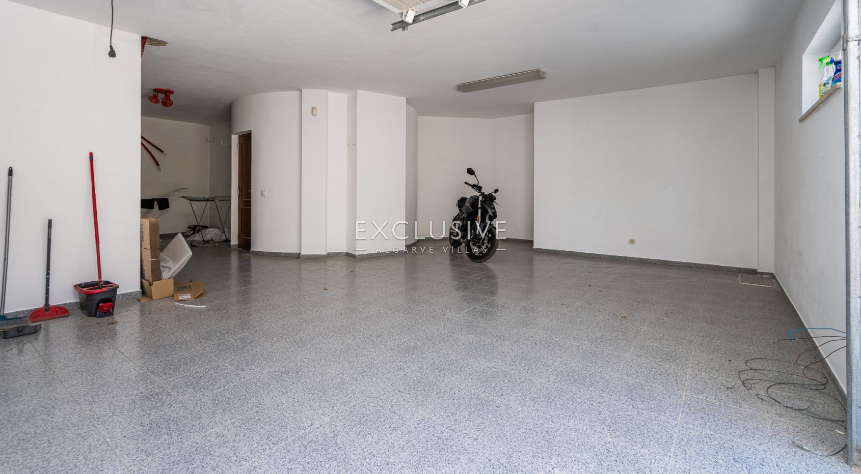 Fully Renovated Modern Villa with Sea Views in Cerro das Mós, Lagos