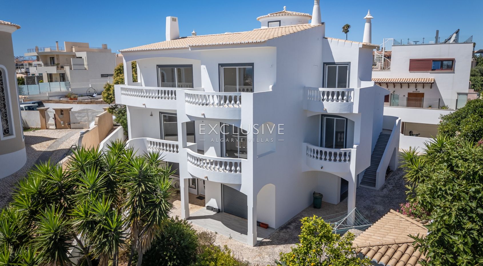 Fully Renovated Modern Villa with Sea Views in Cerro das Mós, Lagos