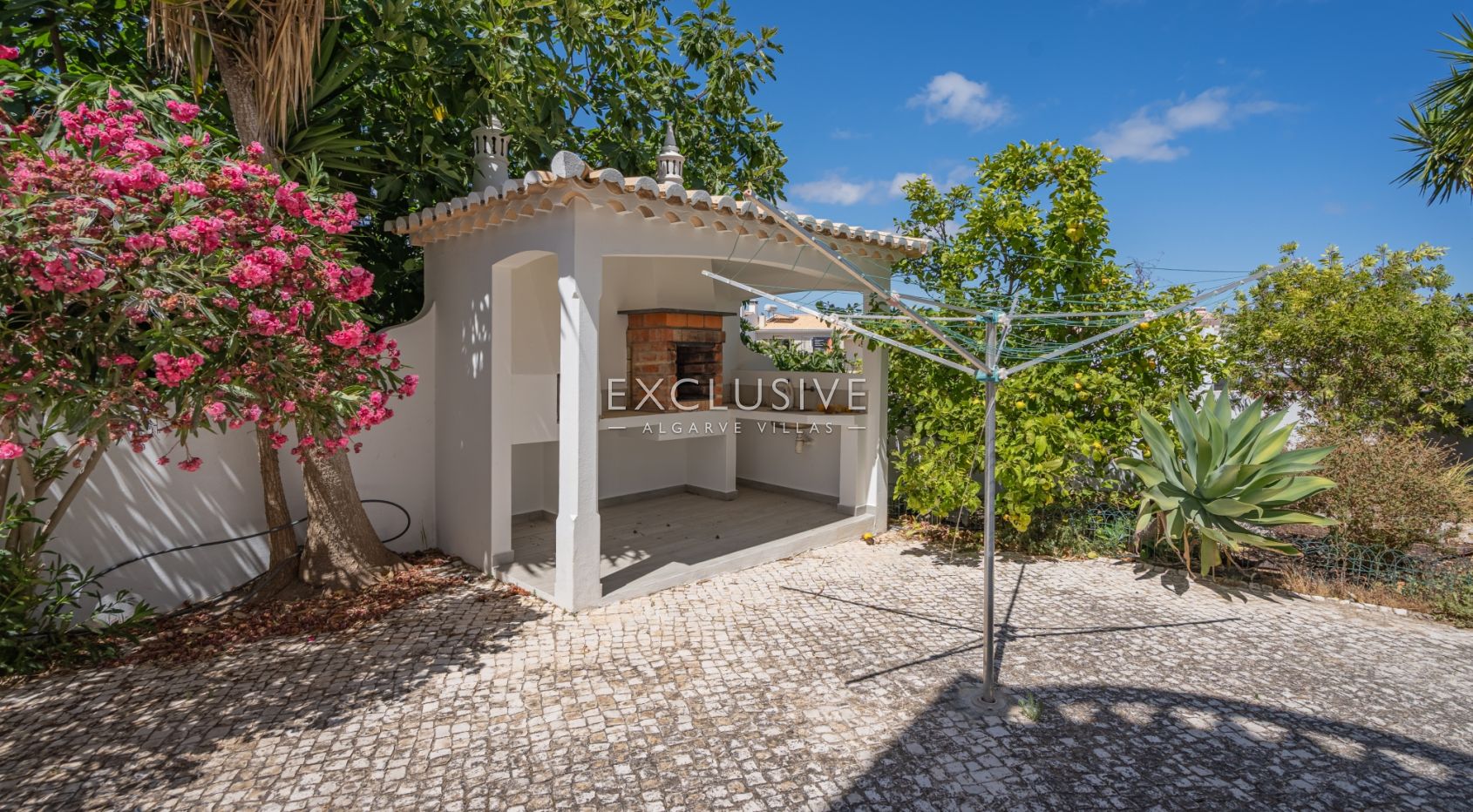 Fully Renovated Modern Villa with Sea Views in Cerro das Mós, Lagos