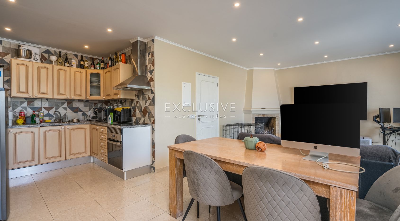 Fully Renovated Modern Villa with Sea Views in Cerro das Mós, Lagos