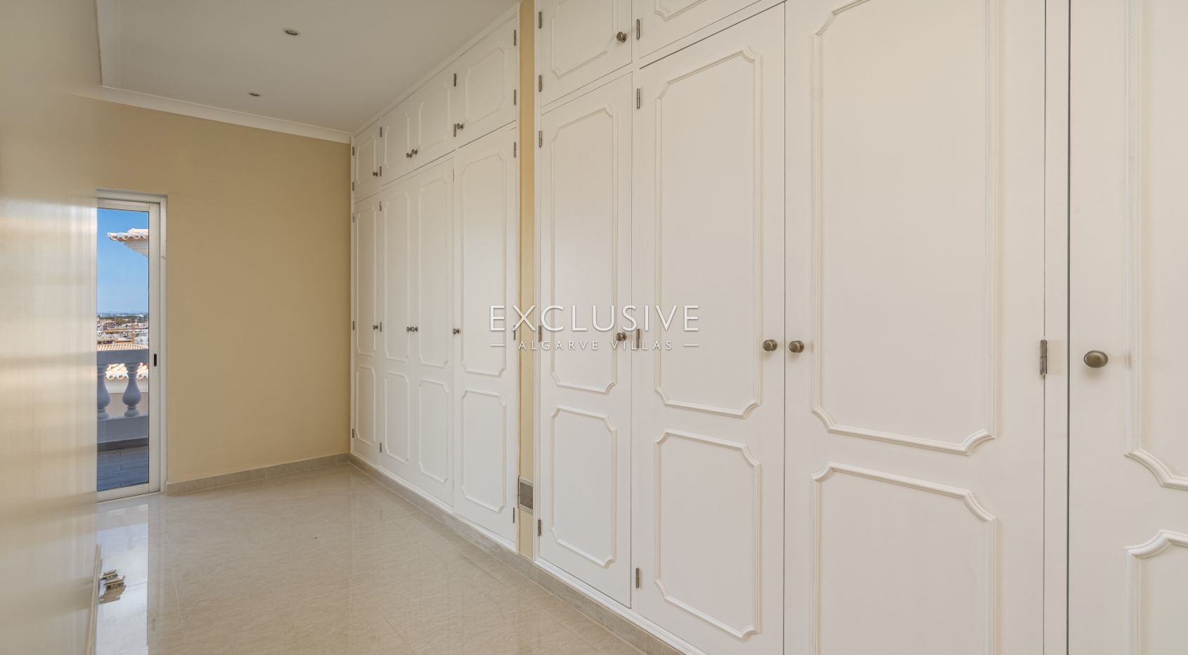 Fully Renovated Modern Villa with Sea Views in Cerro das Mós, Lagos