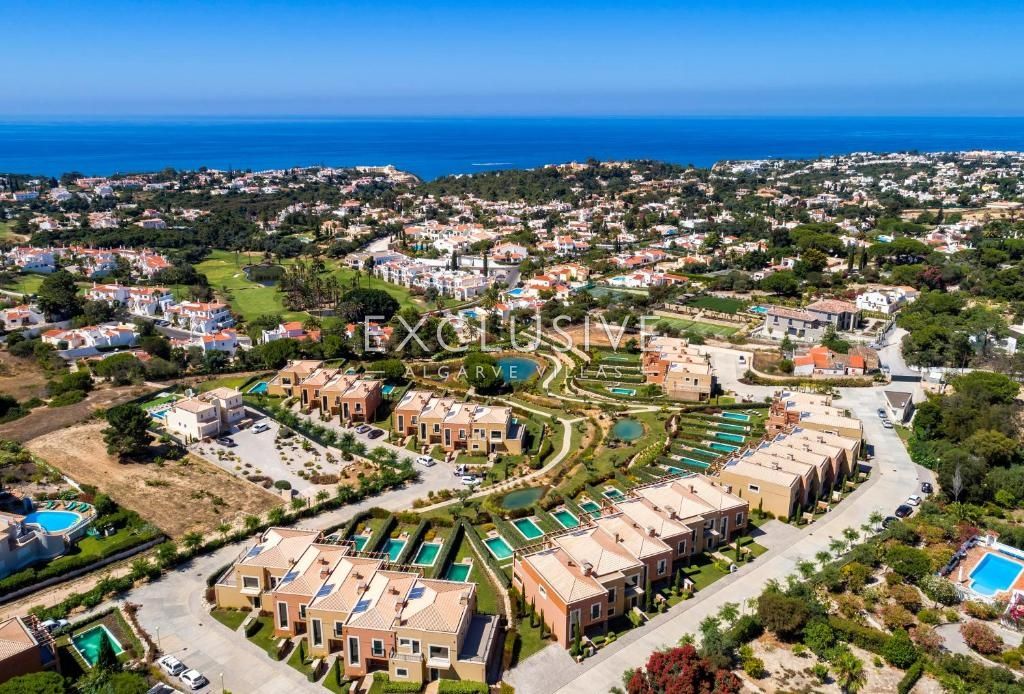Luxuriöse 3-Schlafzimmer-Villa mit privatem Pool und Meerblick in Carvoeiro