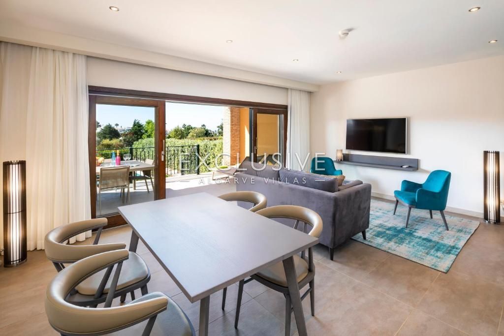 Luxuriöse 3-Schlafzimmer-Villa mit privatem Pool und Meerblick in Carvoeiro