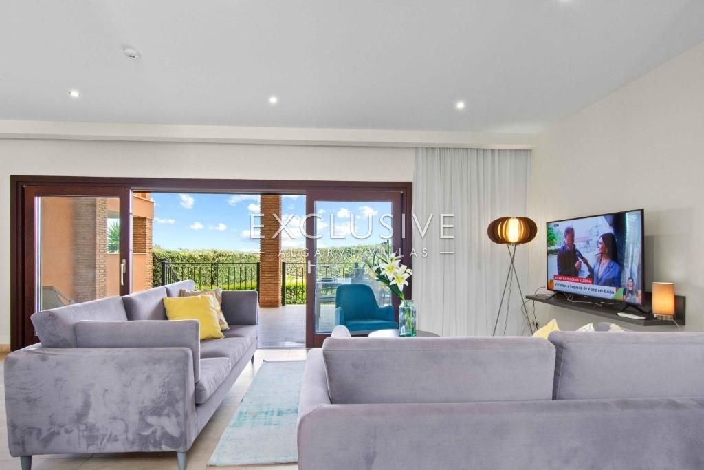 Luxuriöse 3-Schlafzimmer-Villa mit privatem Pool und Meerblick in Carvoeiro