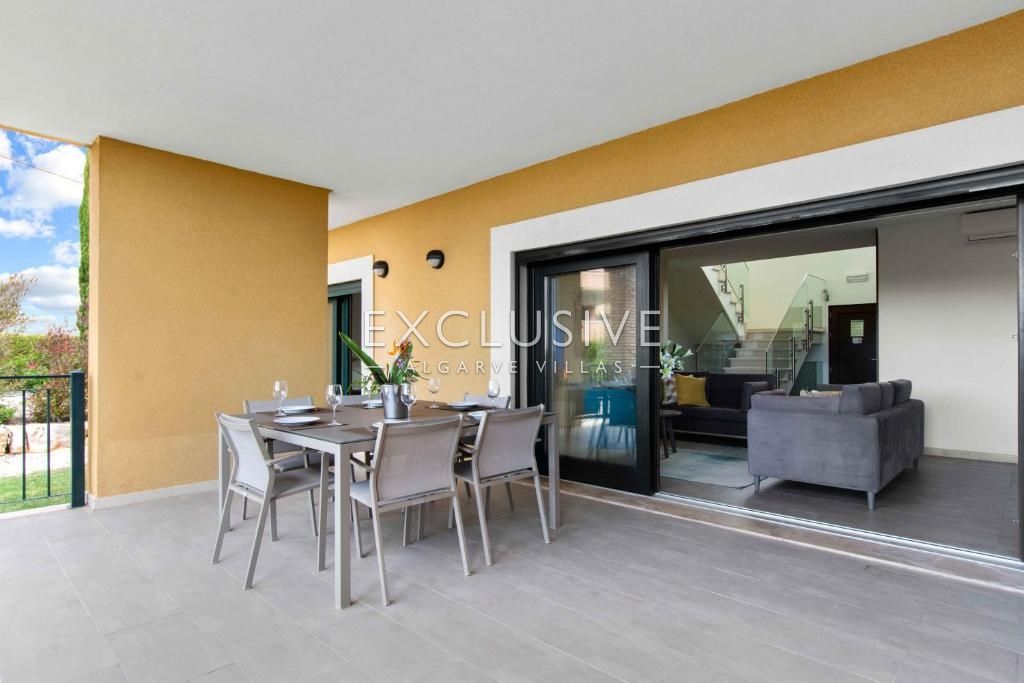 Luxuriöse 3-Schlafzimmer-Villa mit privatem Pool und Meerblick in Carvoeiro
