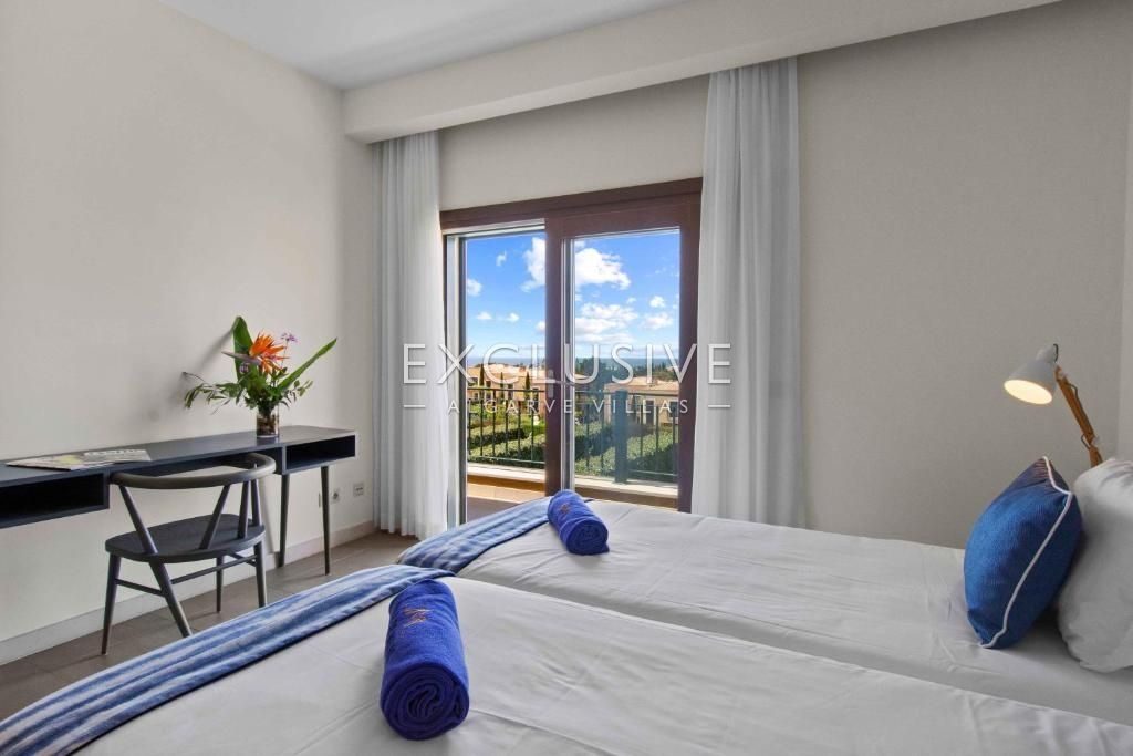 Luxuriöse 3-Schlafzimmer-Villa mit privatem Pool und Meerblick in Carvoeiro