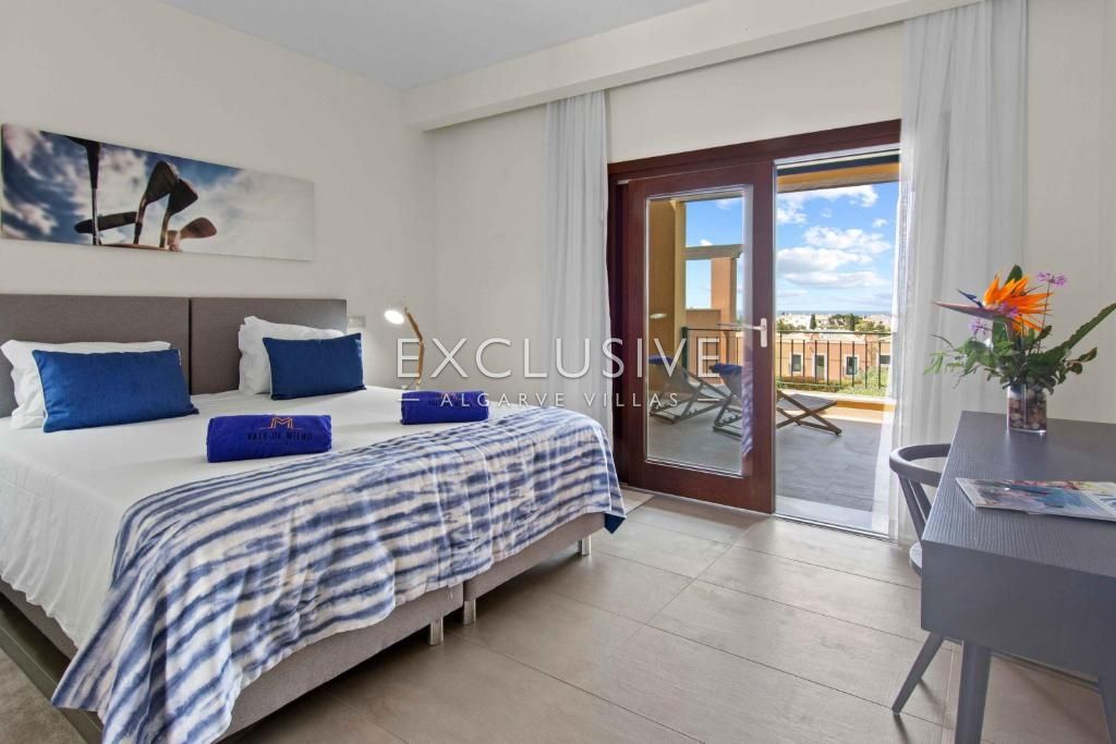 Luxuriöse 3-Schlafzimmer-Villa mit privatem Pool und Meerblick in Carvoeiro