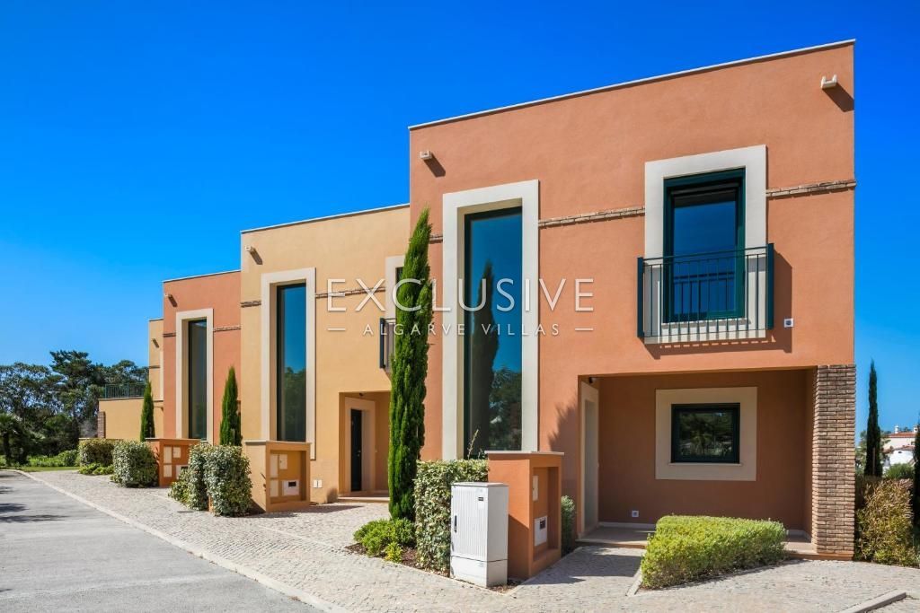 Luxuriöse 3-Schlafzimmer-Villa mit privatem Pool und Meerblick in Carvoeiro