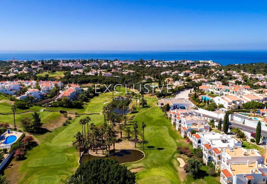 Luxuriöse 3-Schlafzimmer-Villa mit privatem Pool und Meerblick in Carvoeiro