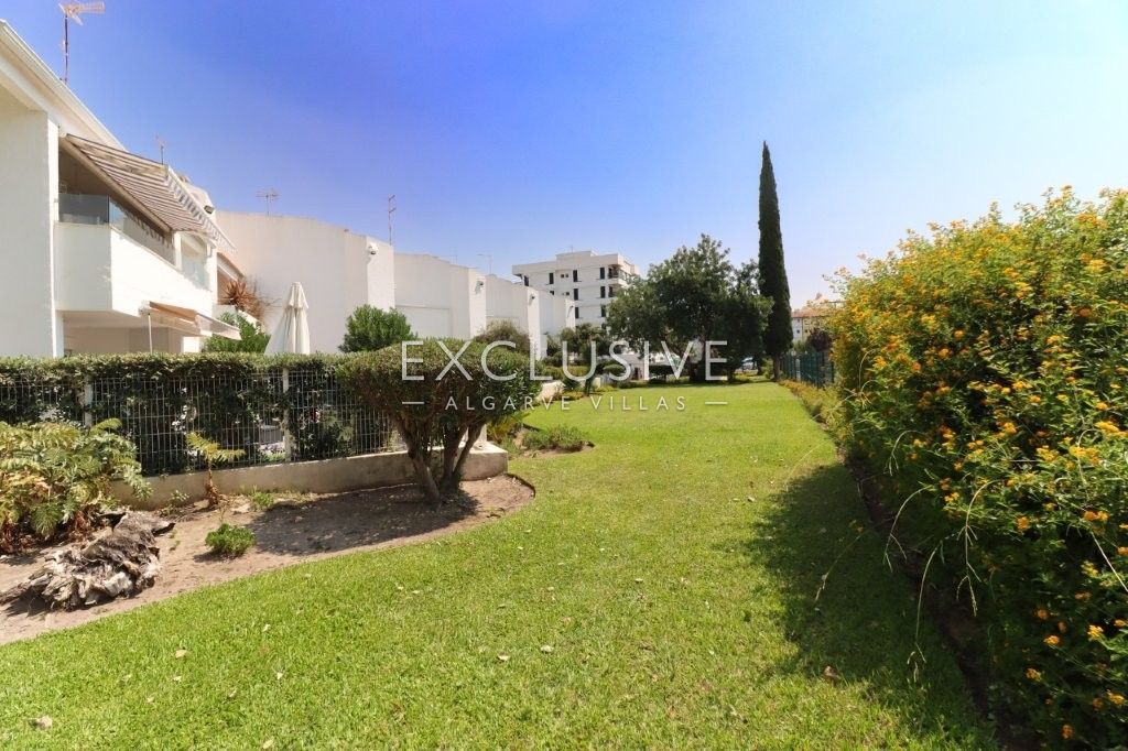 Geräumige Duplex-Wohnung mit drei Schlafzimmern in Vilamoura