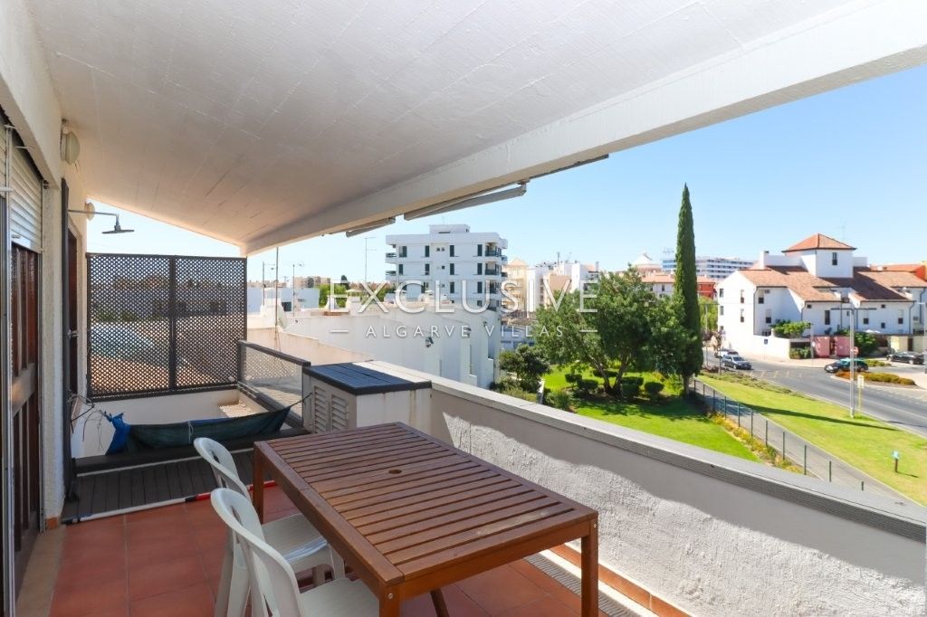 Geräumige Duplex-Wohnung mit drei Schlafzimmern in Vilamoura
