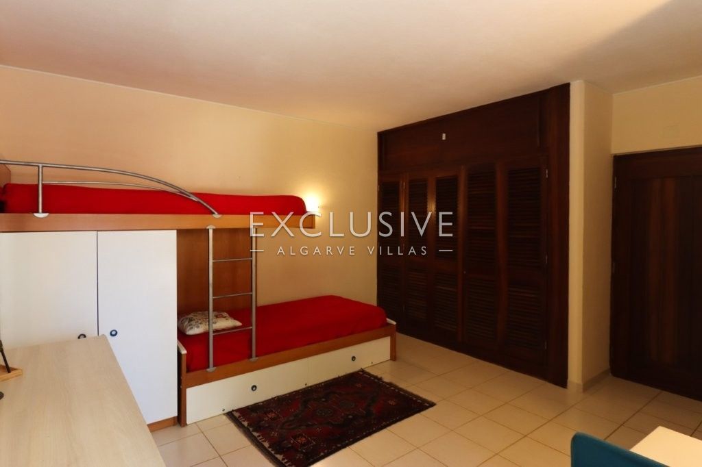 Geräumige Duplex-Wohnung mit drei Schlafzimmern in Vilamoura