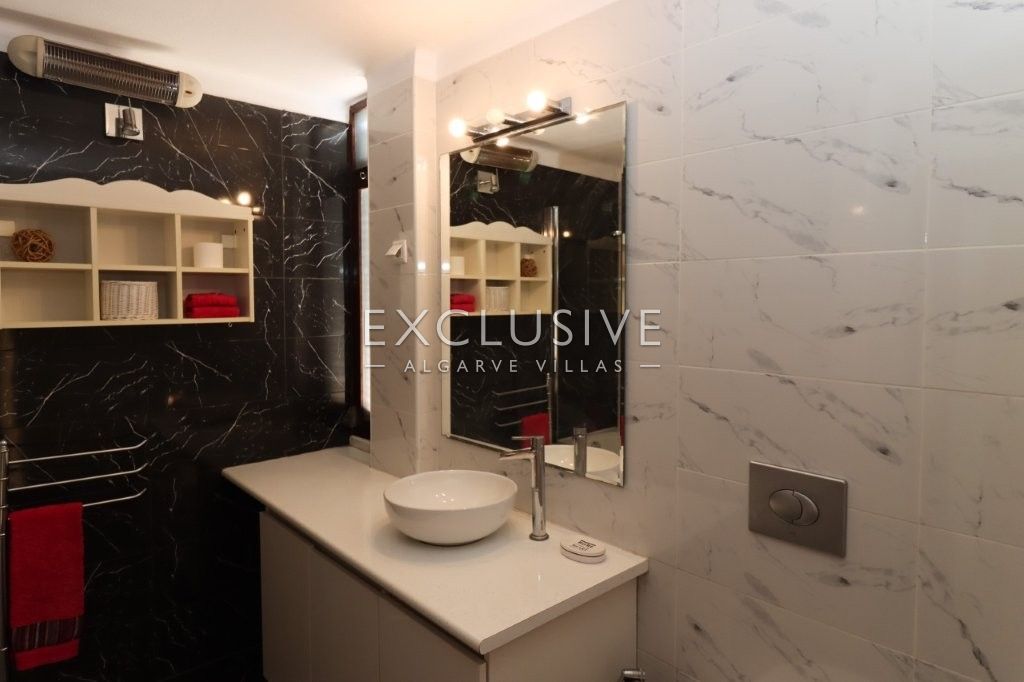 Geräumige Duplex-Wohnung mit drei Schlafzimmern in Vilamoura