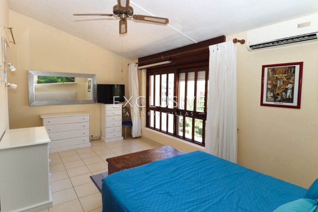 Geräumige Duplex-Wohnung mit drei Schlafzimmern in Vilamoura