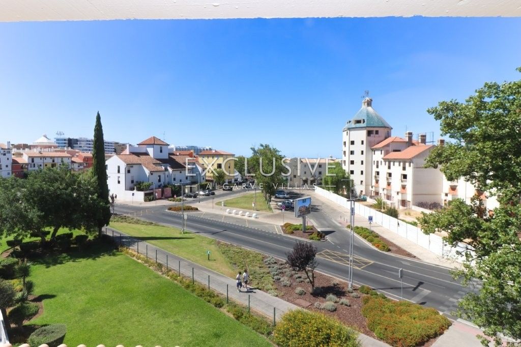Geräumige Duplex-Wohnung mit drei Schlafzimmern in Vilamoura