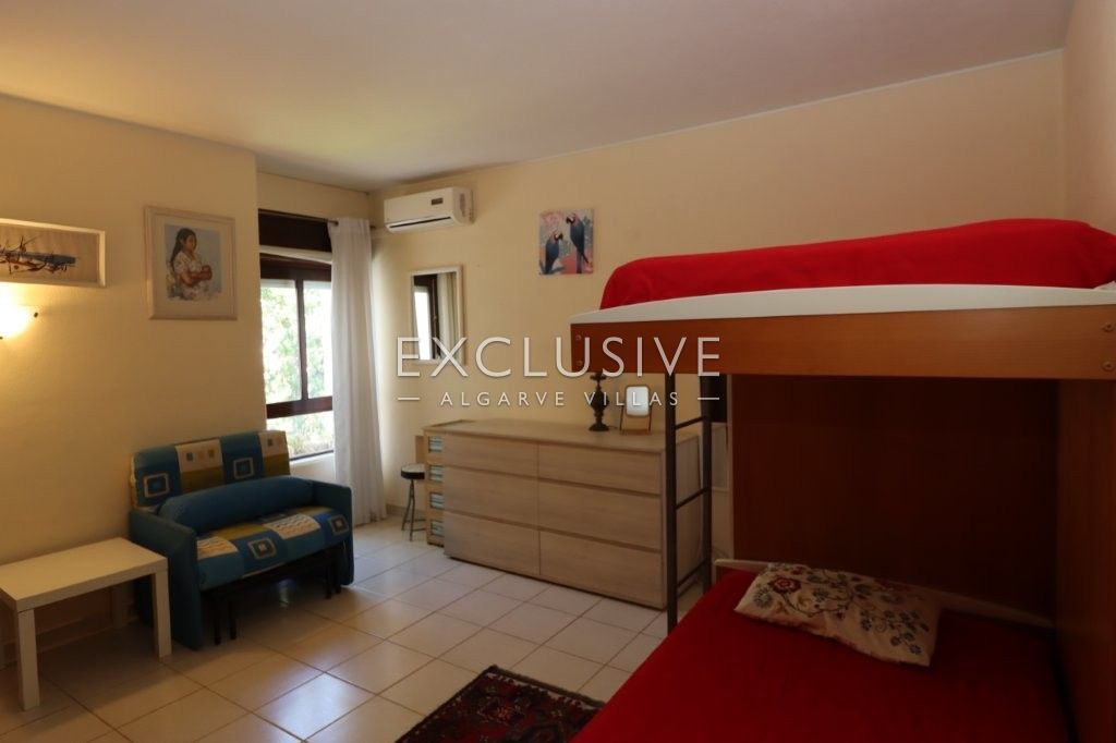Geräumige Duplex-Wohnung mit drei Schlafzimmern in Vilamoura