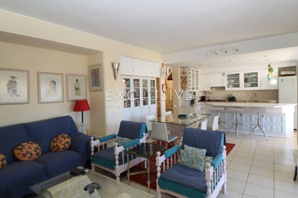 Geräumige Duplex-Wohnung mit drei Schlafzimmern in Vilamoura-2
