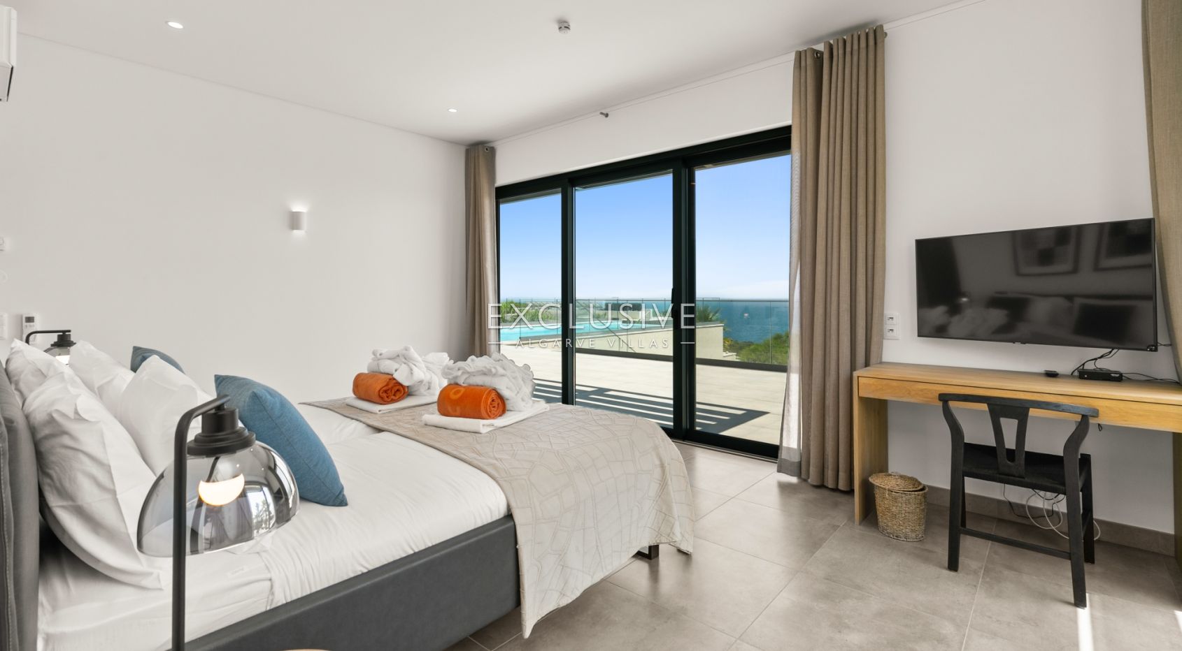 Villa atemberaubendem Meerblick und fußläufiger Entfernung zum Strand & Zentrum,, Luz
