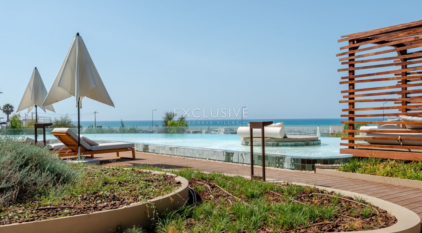 Beach front New Two Bedroom Apartment with Sea Views - Algarve