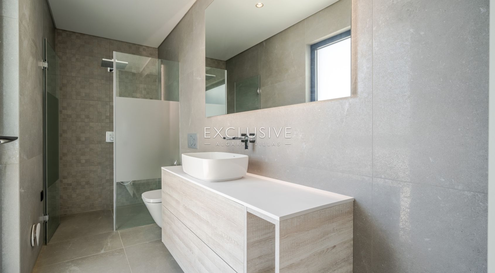 Buy Luxurious 4+1 Bedroom Villa with Pool Overlooking Els Golf Course in Vilamoura