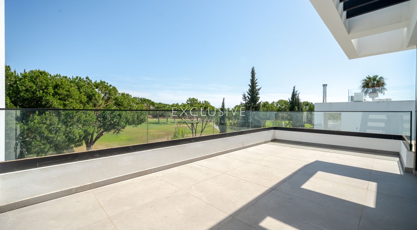 Buy Luxurious 4+1 Bedroom Villa with Pool Overlooking Els Golf Course in Vilamoura