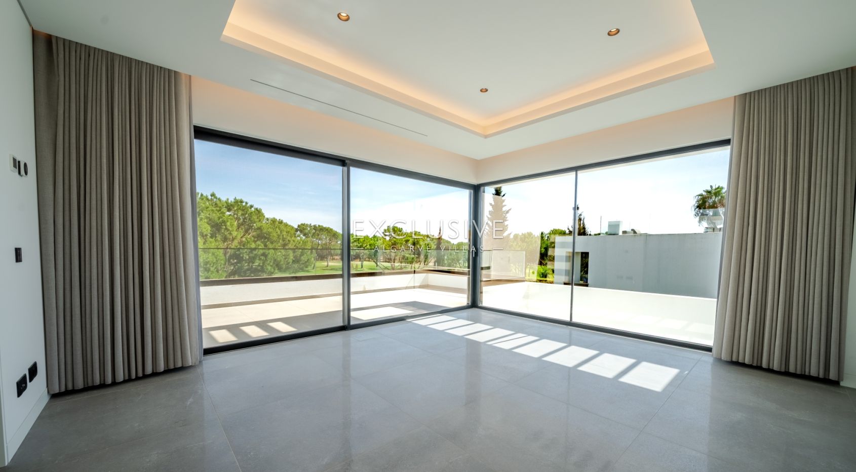 Buy Luxurious 4+1 Bedroom Villa with Pool Overlooking Els Golf Course in Vilamoura